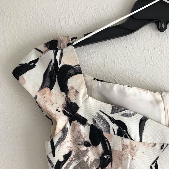 ZARA A line off the shoulder floral dress - Picture 3 of 3